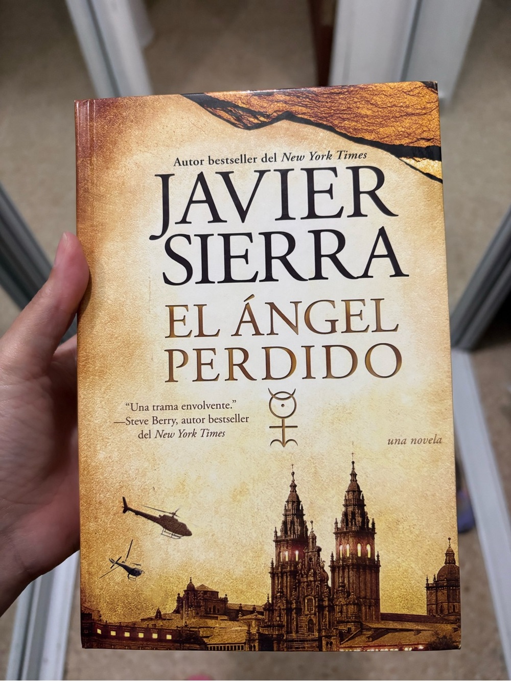 Javier Sierra El Ángel Perdido - Tan Book Cover